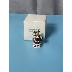 1997 DISNEY MAGIC THIMBLE COLLECTION #1 - MICKEY MOUSE GRAND MASTER LENOX FIGURE